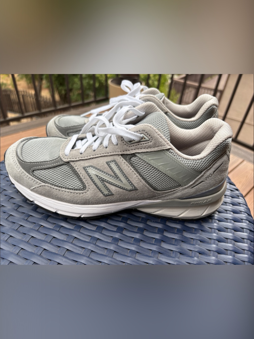 New Balance women’s 990v5 EUC